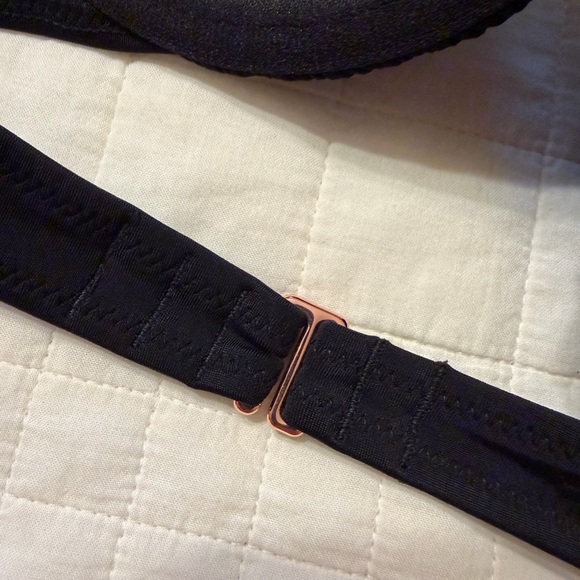 Shade & Shore Ruffle Bikini Top - Picture 3 of 6